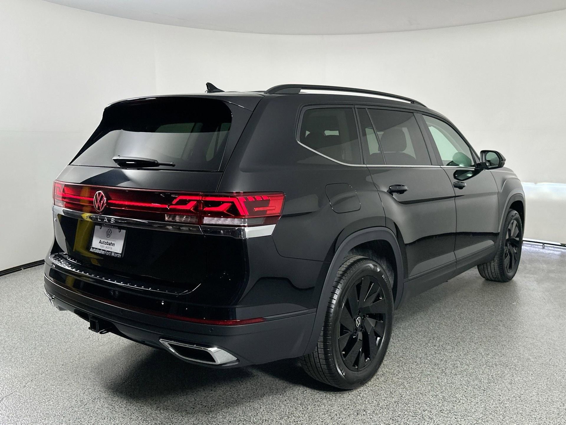 New 2026 Volkswagen Atlas SE image 4