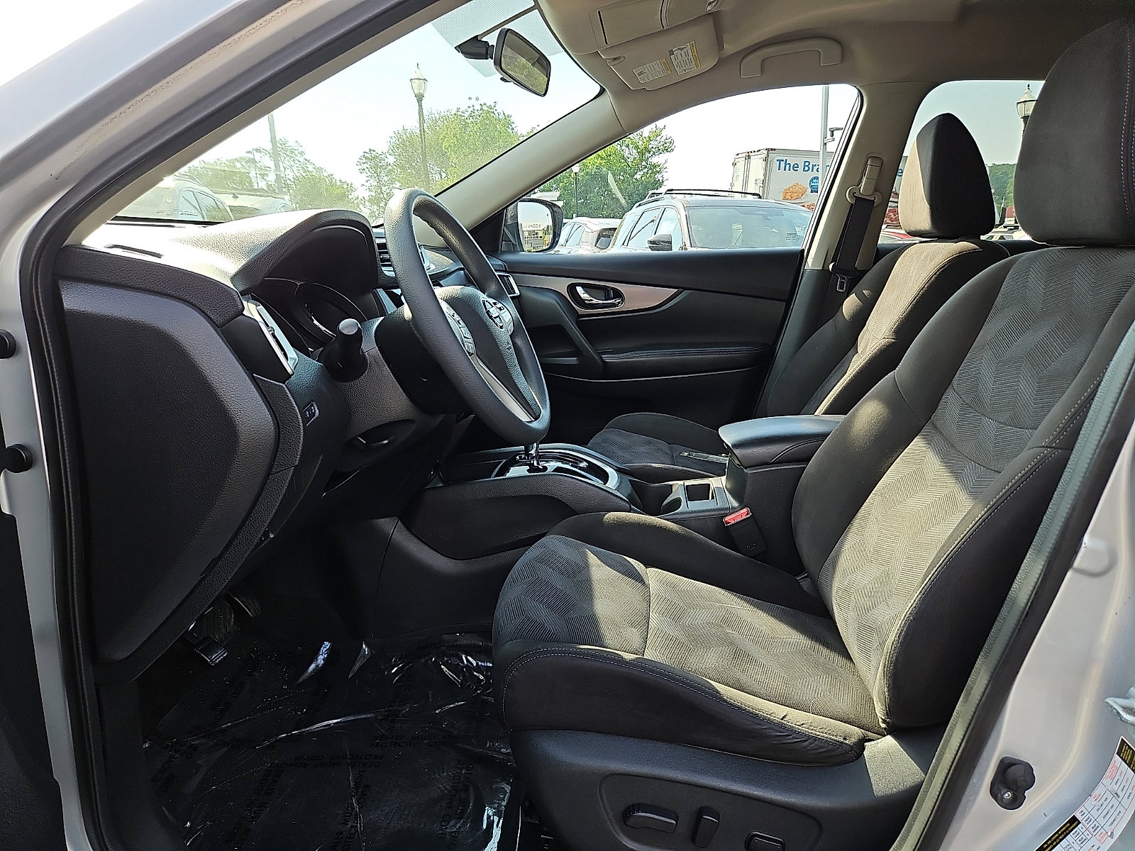 Used 2015 Nissan Rogue SV AWD/4WD image 12