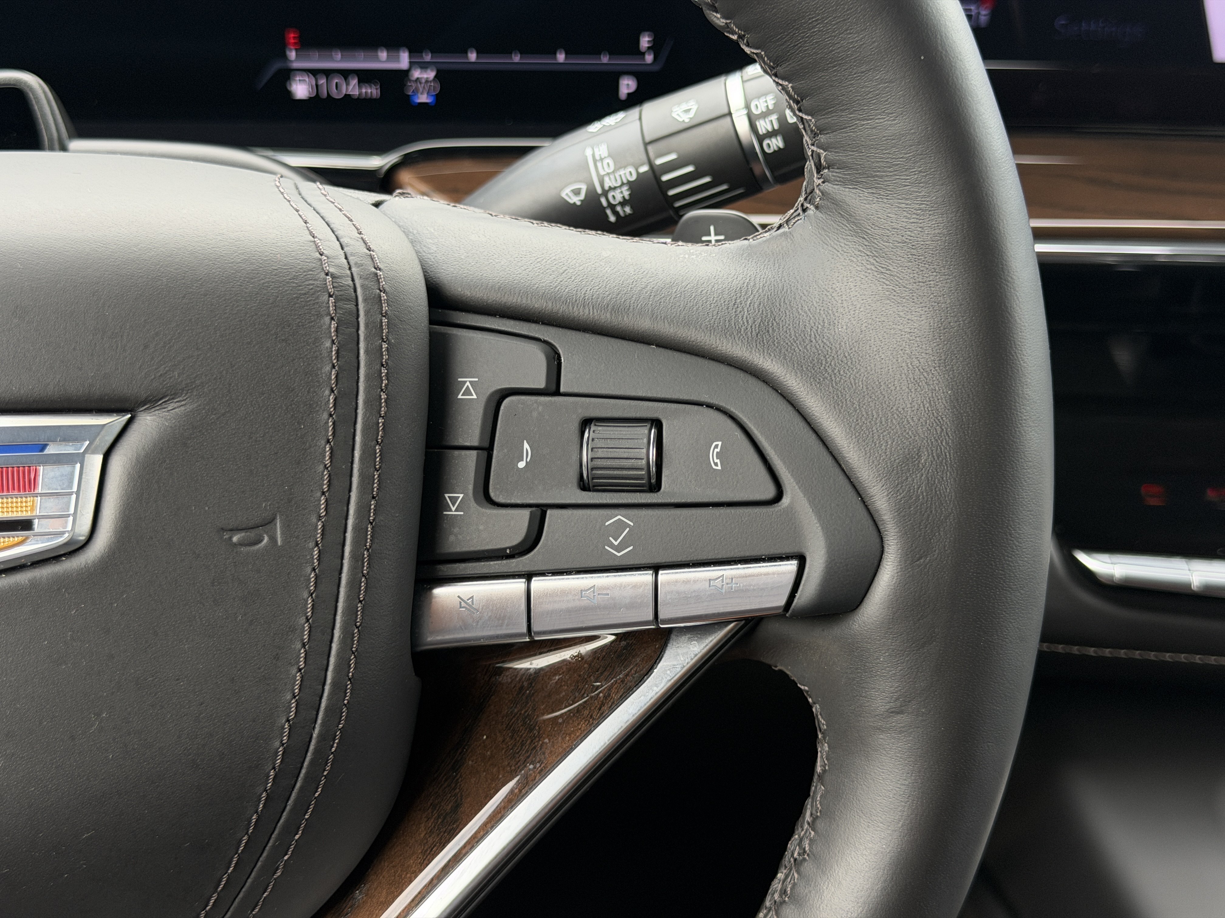 Certified 2024 Cadillac Escalade ESV Premium Luxury Platinum w/ LPO, Floor Liner Package AWD/4WD image 35