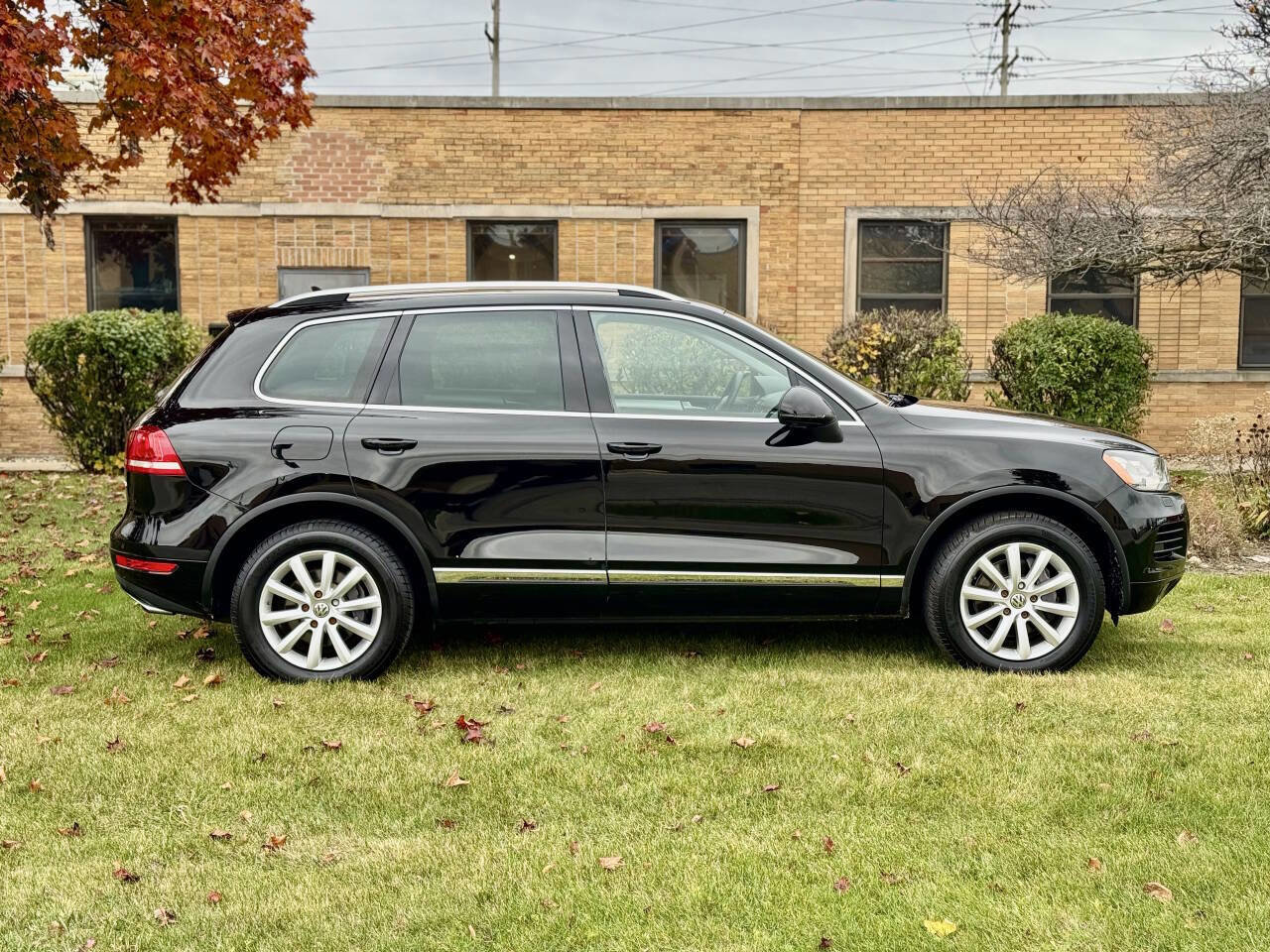 Used 2012 Volkswagen Touareg Sport AWD/4WD image 5