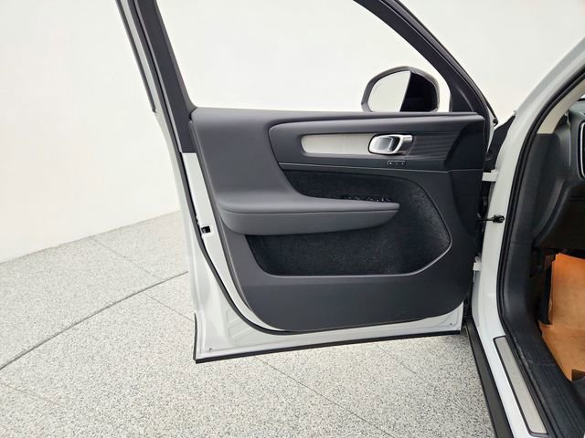 New 2026 Volvo XC40 B5 Plus w/ Protection Package Premier image 23
