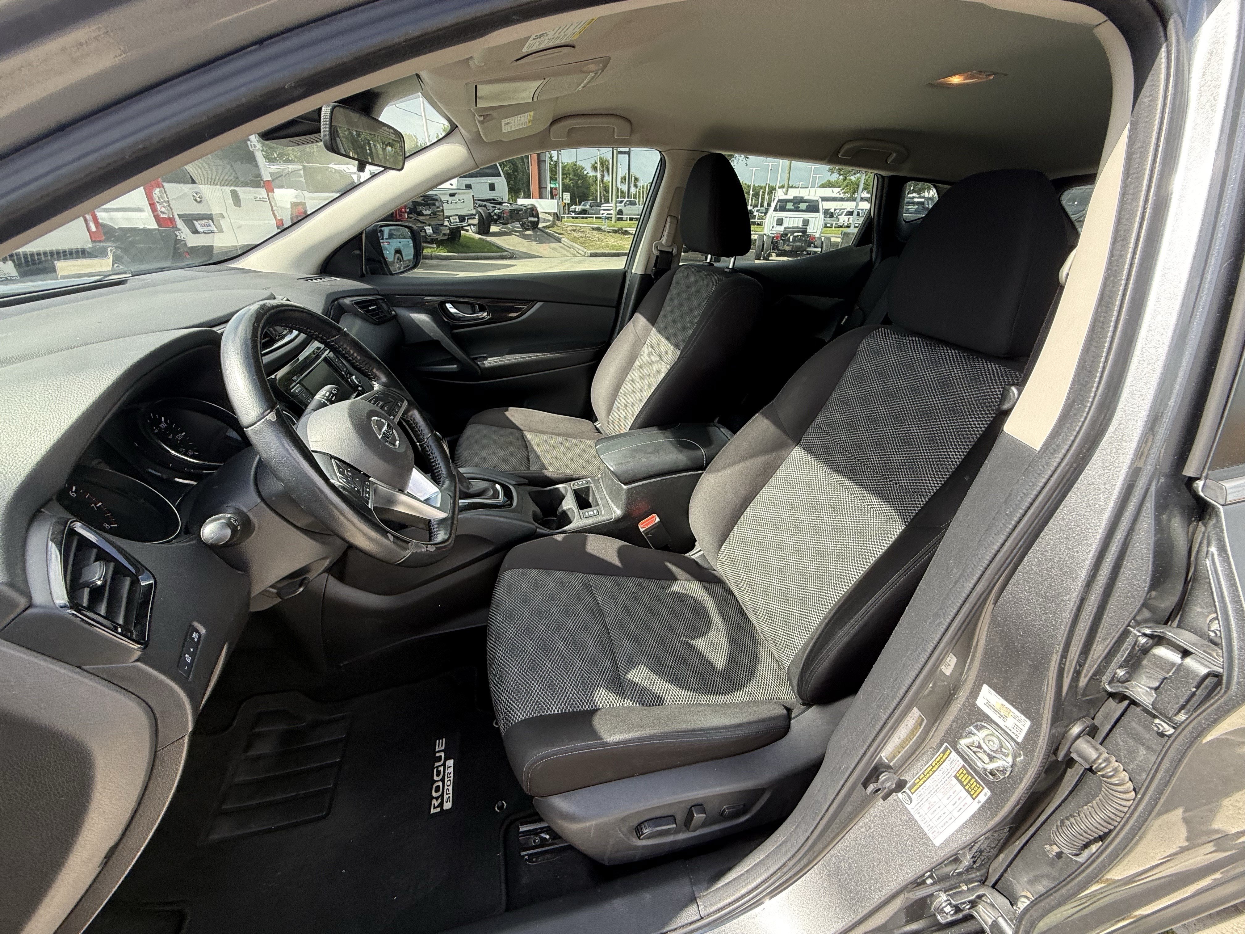 Used 2022 Nissan Rogue Sport SV FWD image 28