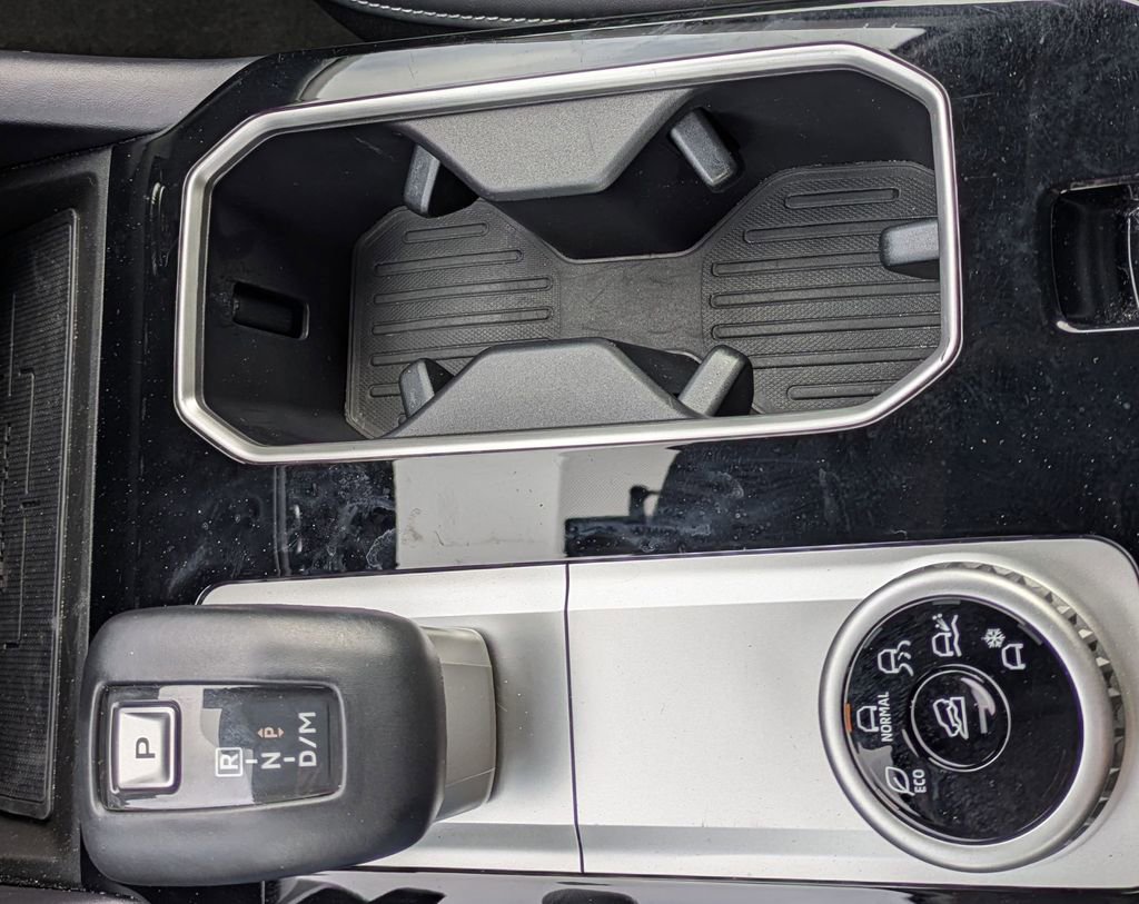 Used 2025 Mitsubishi Outlander SE image 19