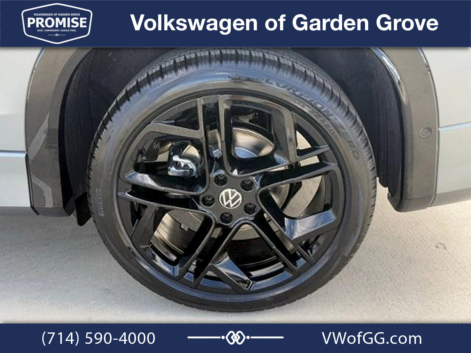 New 2026 Volkswagen Tiguan SE R-Line FWD image 10