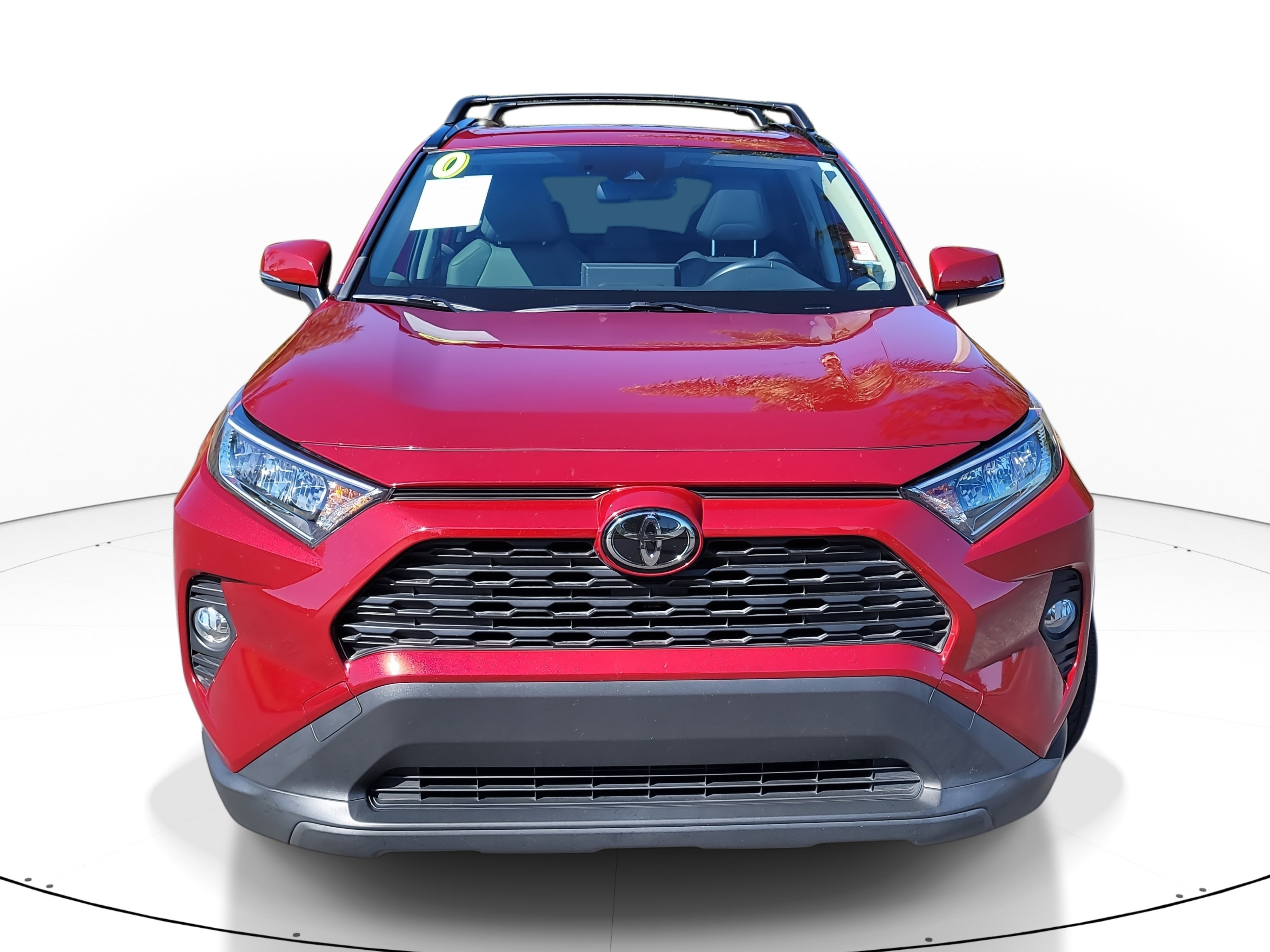 Used 2020 Toyota RAV4 XLE Premium image 2