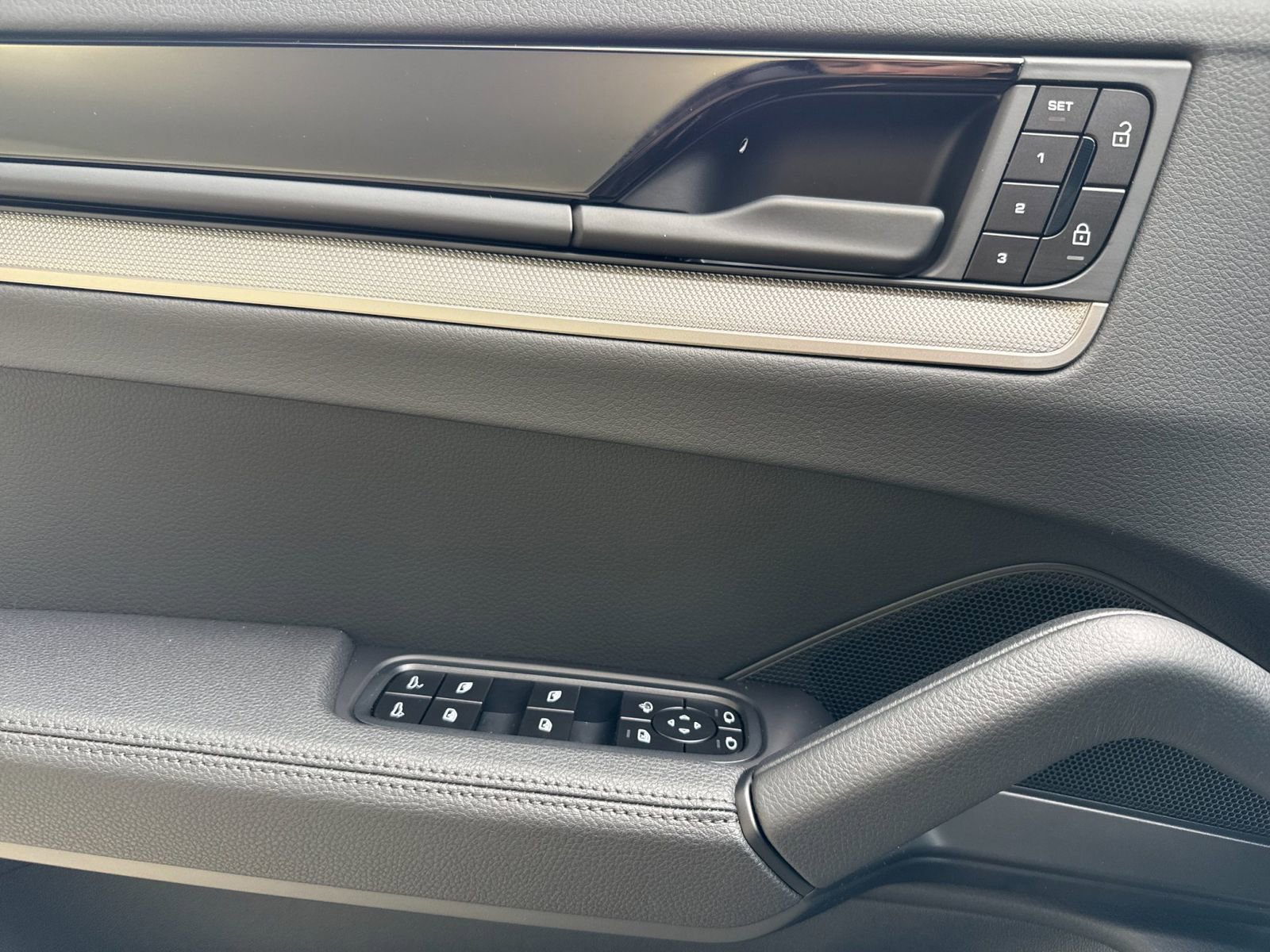 New 2026 Porsche Cayenne Coupe image 12