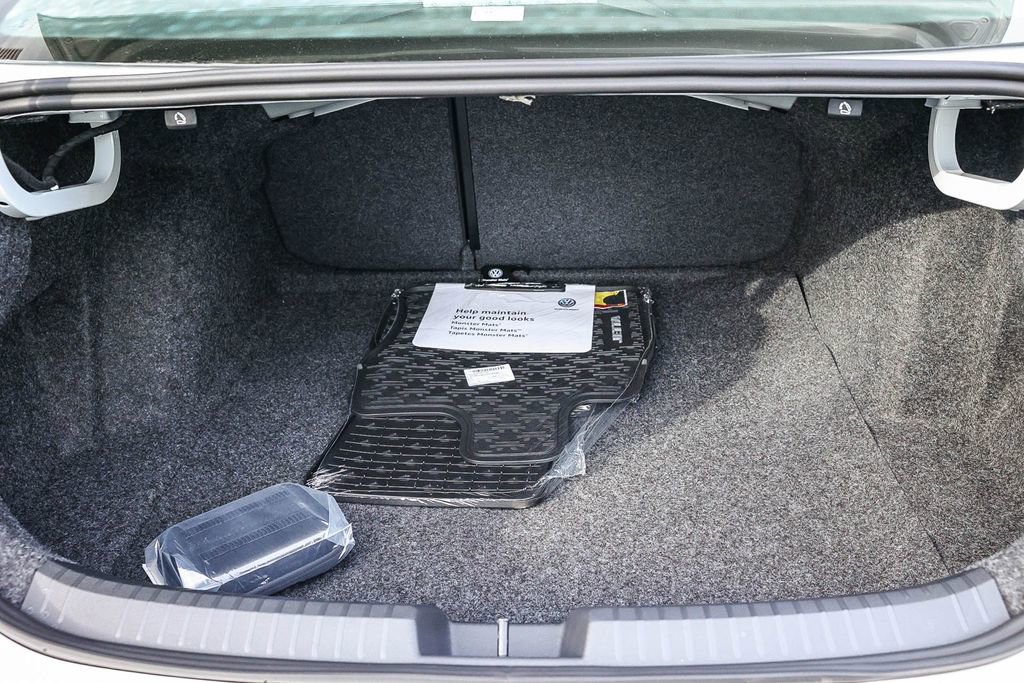 New 2026 Volkswagen Jetta SE image 18