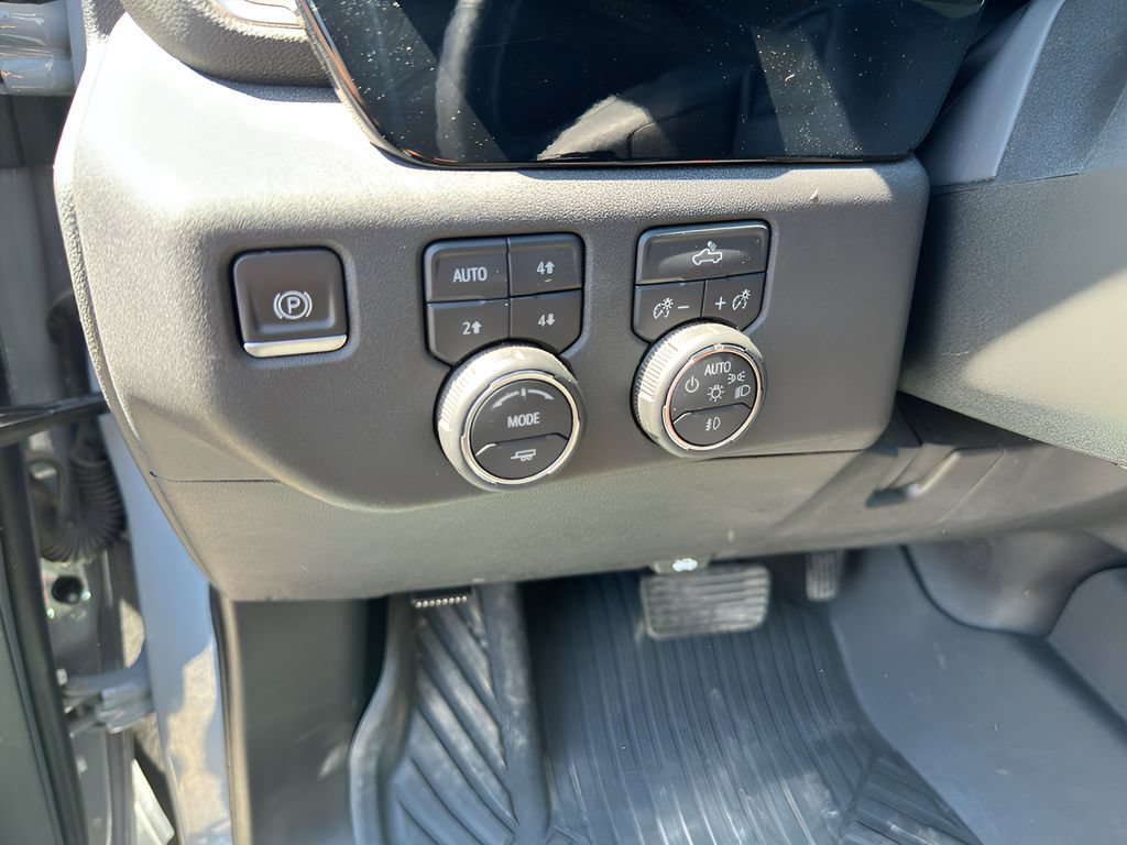 Used 2024 Chevrolet Silverado 1500 RST AWD/4WD image 16
