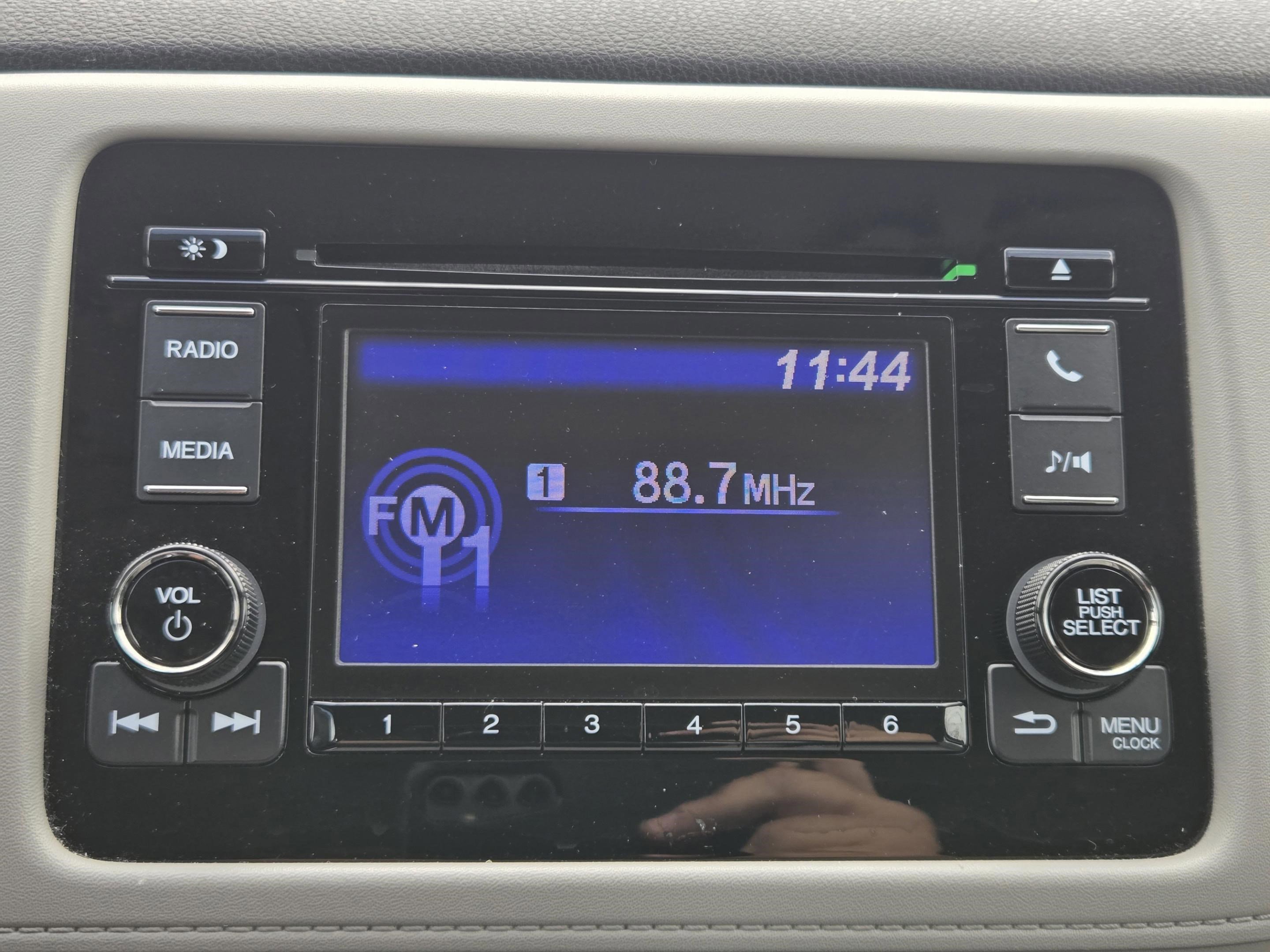 Used 2021 Honda HR-V LX image 9