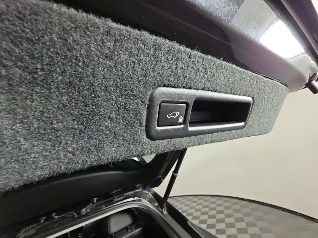 Used 2018 Lexus RX 450h AWD w/ Premium Package image 39