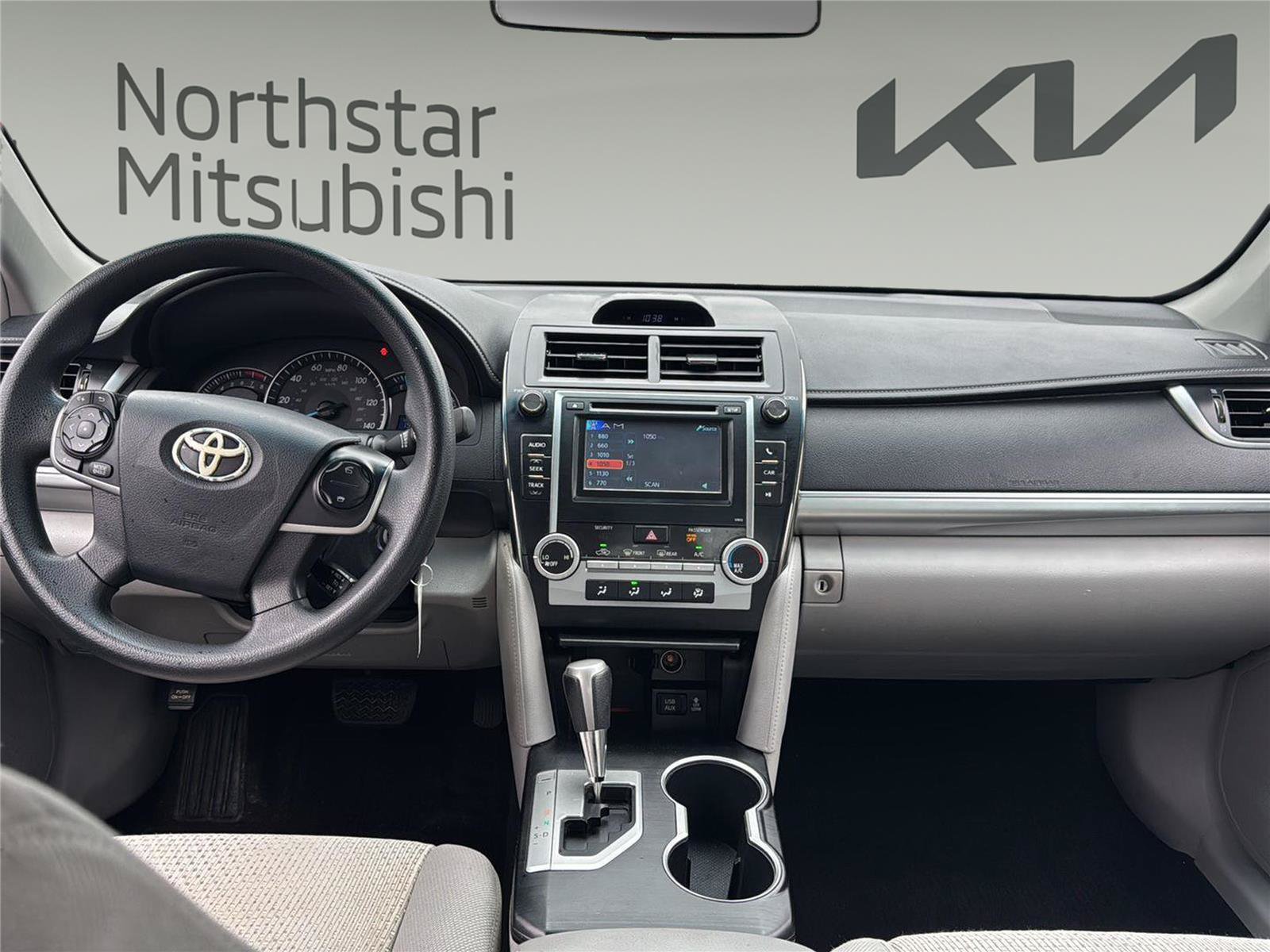 Used 2012 Toyota Camry LE FWD image 9