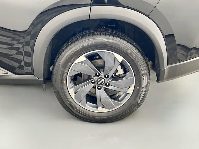 Used 2025 Nissan Rogue SV image 34