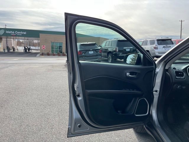 Used 2019 Jeep Compass Limited image 25