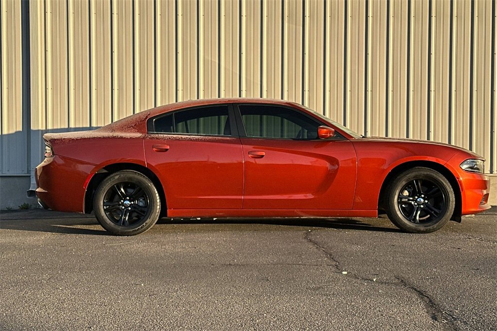 Used 2021 Dodge Charger SXT image 4