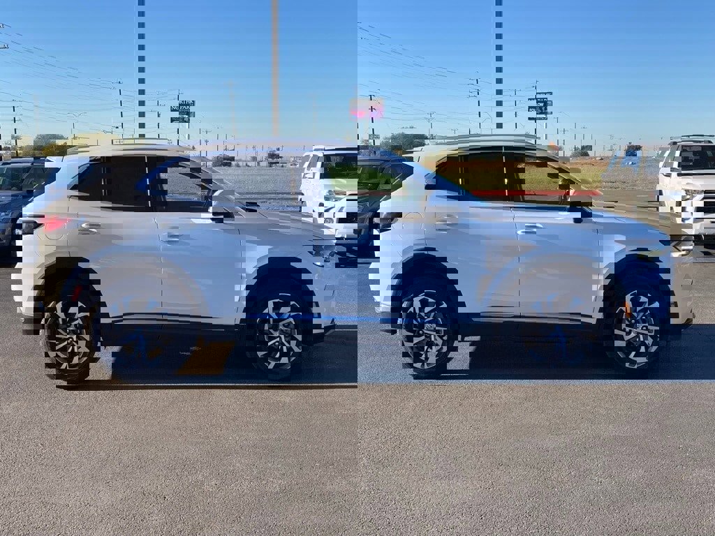 Used 2023 Buick Envision Essence image 4