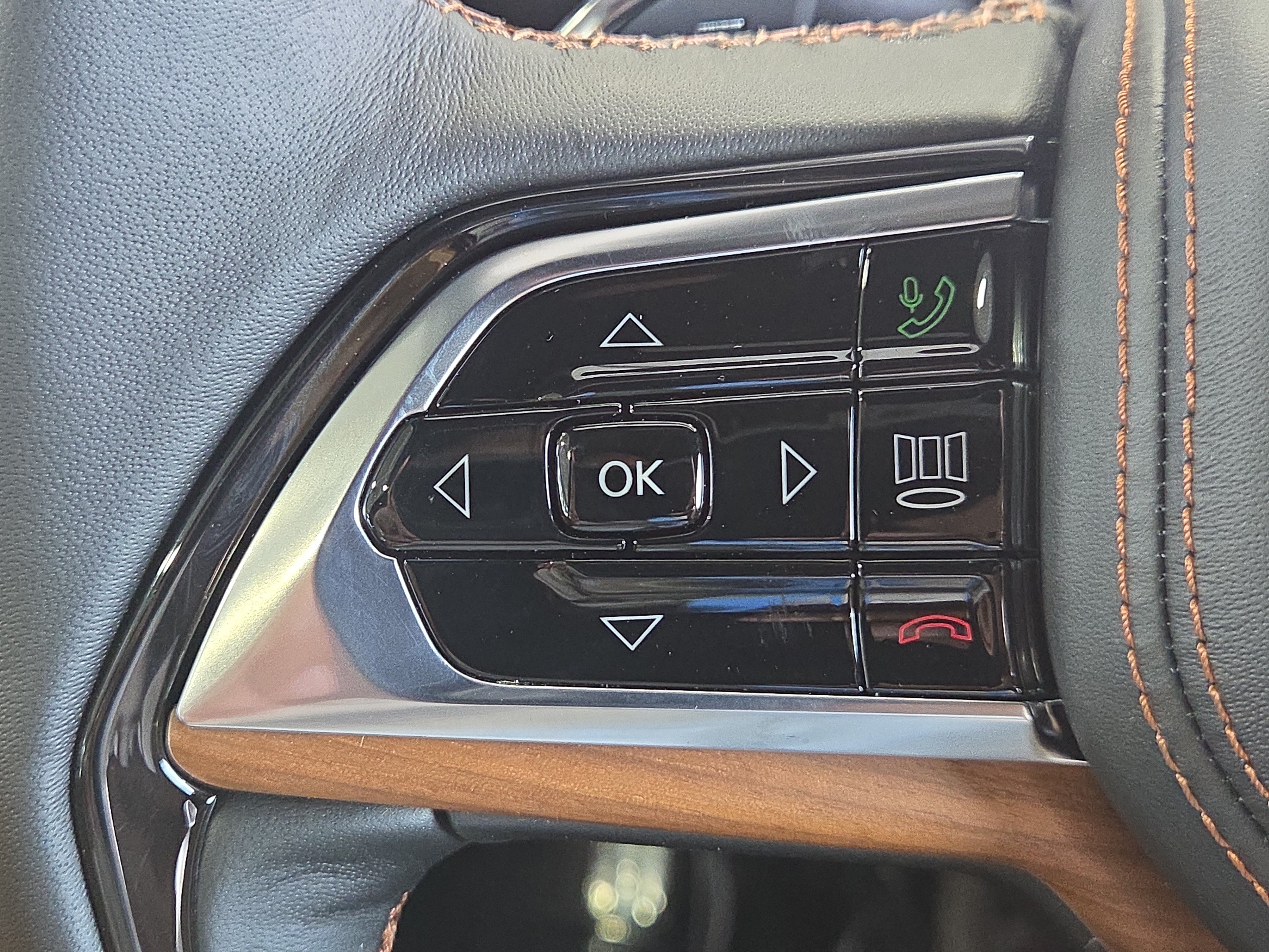 New 2025 Jeep Grand Cherokee Summit AWD/4WD image 28