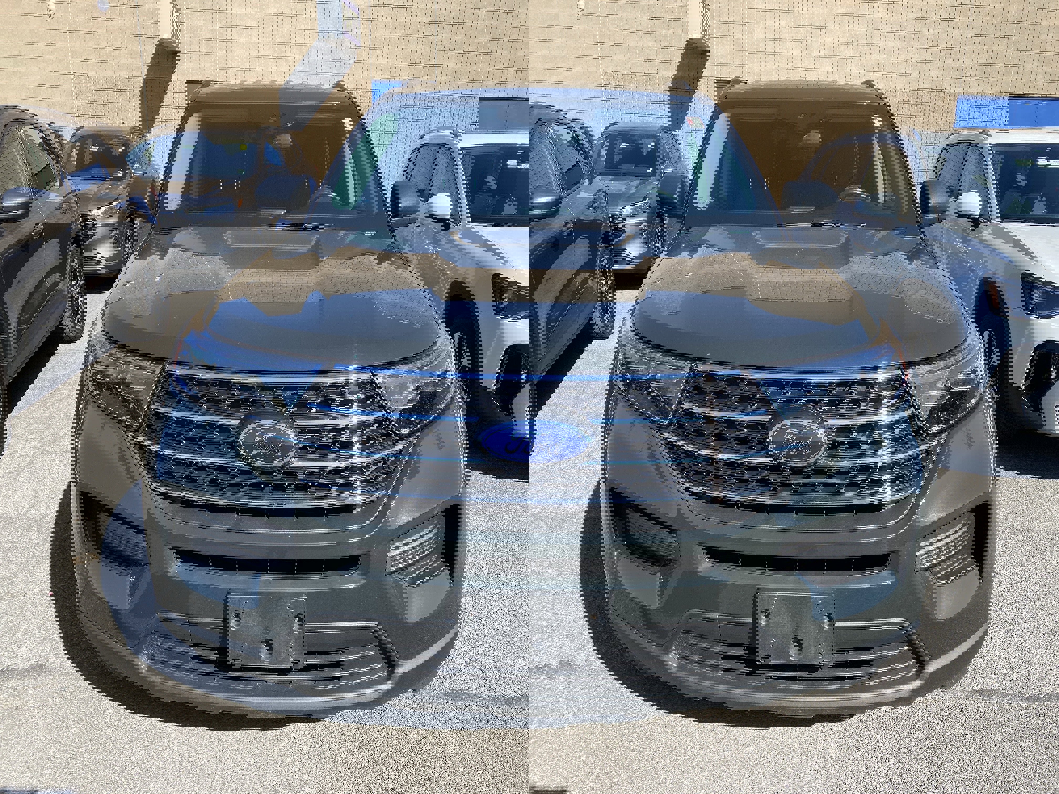 Used 2022 Ford Explorer XLT image 3