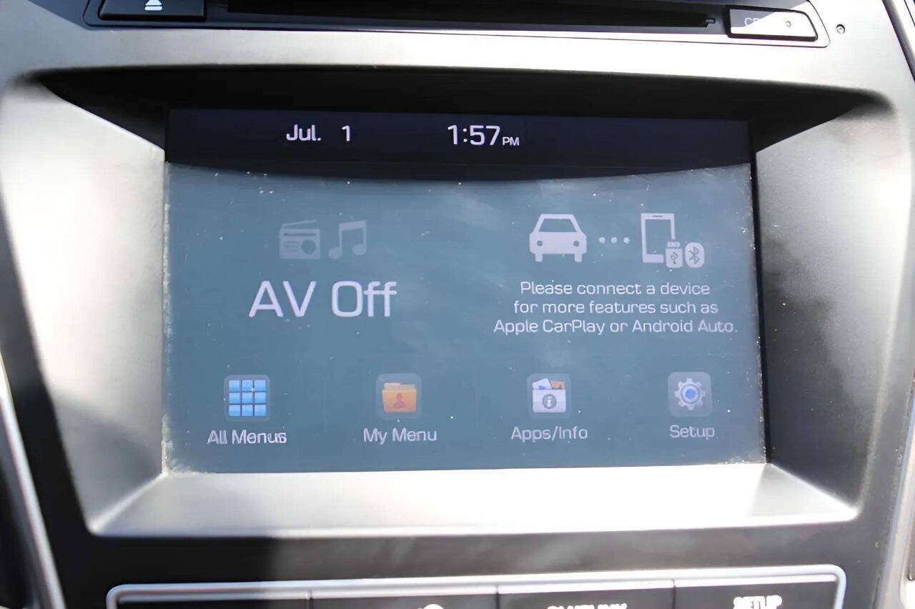 Used 2017 Hyundai Santa Fe Sport 2.0T AWD/4WD image 18