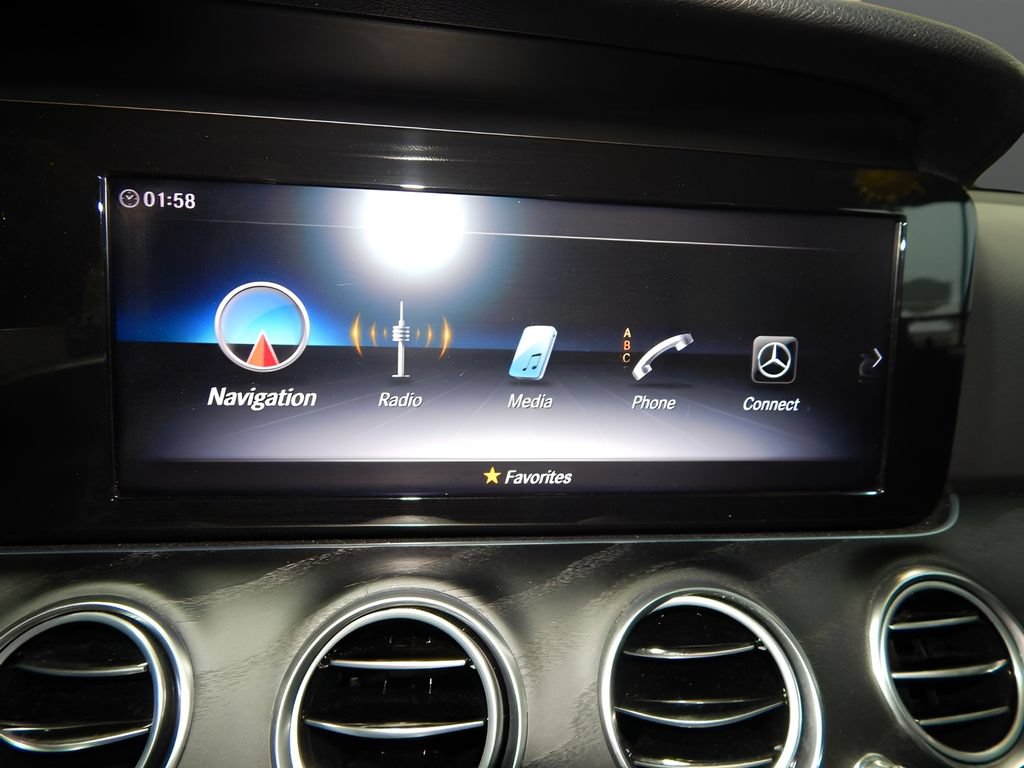 Used 2019 Mercedes-Benz E 300 4MATIC w/ Premium 1 Package image 19