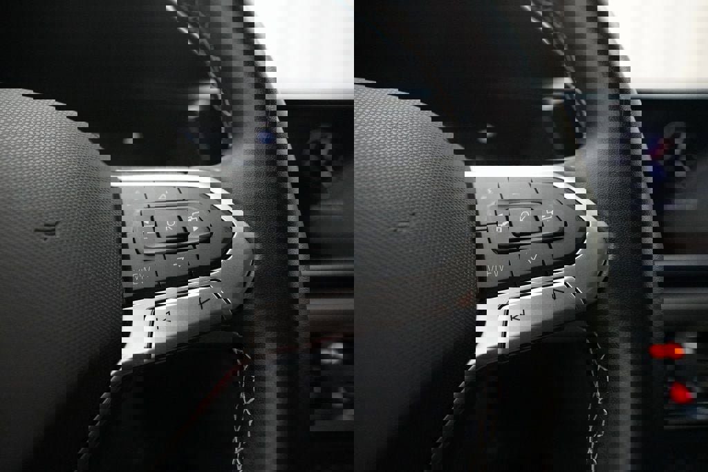 Used 2022 Volkswagen Taos SE image 18