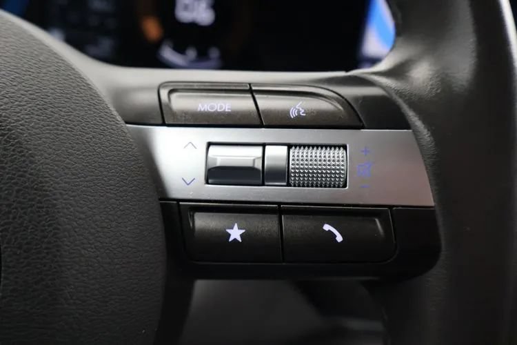 Used 2025 Hyundai Kona SEL FWD image 23