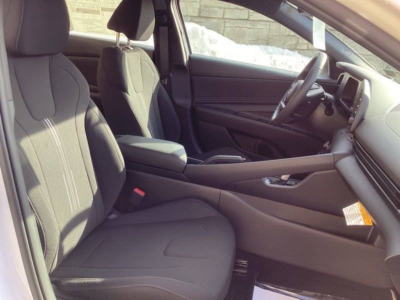 New 2026 Hyundai Elantra Sport FWD image 16