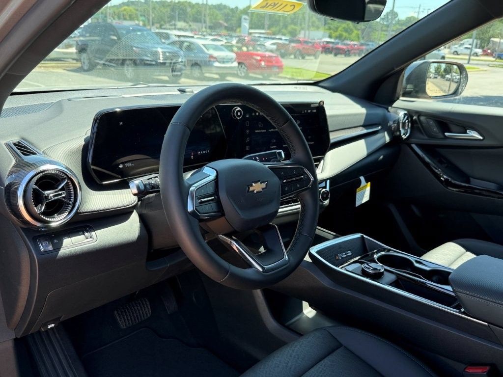 New 2026 Chevrolet Equinox LT w/ Convenience Package II FWD image 9