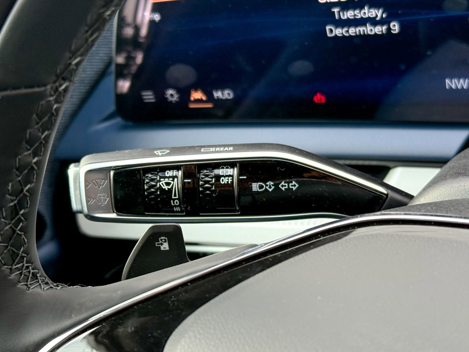 New 2026 Cadillac Optiq Luxury 2 image 25