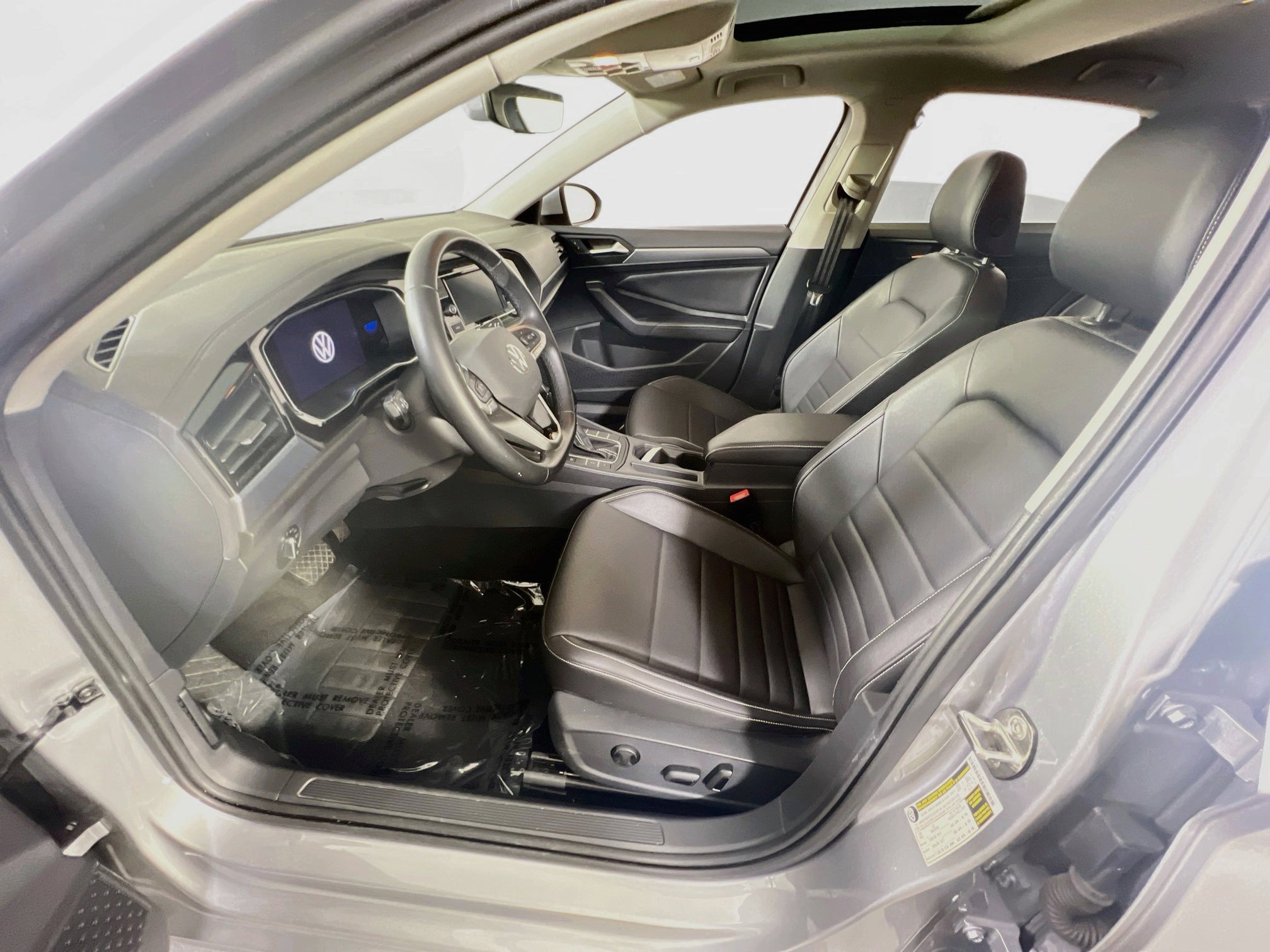 Used 2022 Volkswagen Jetta SE FWD image 20