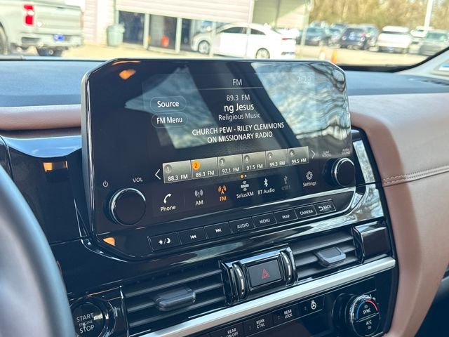 Used 2025 Nissan Pathfinder Platinum w/ Black Appearance Package image 20