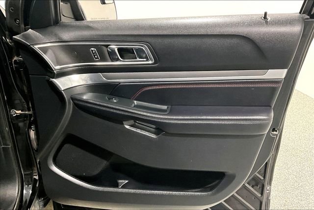 Used 2018 Ford Explorer Sport w/ Equipment Group 401A image 30