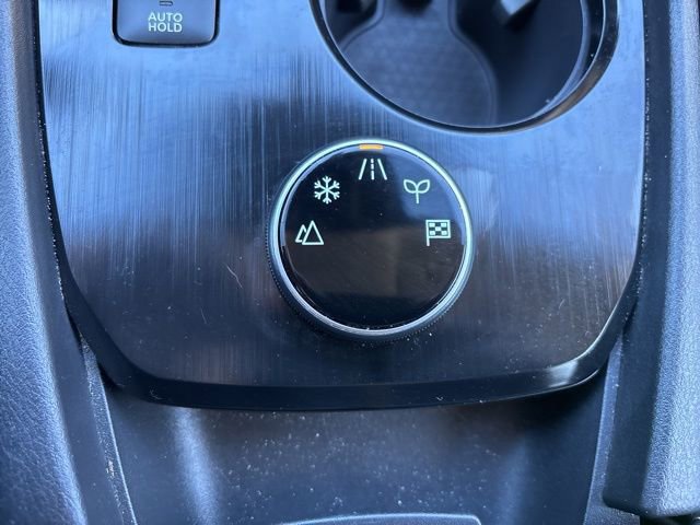 Used 2025 Nissan Rogue SV image 17