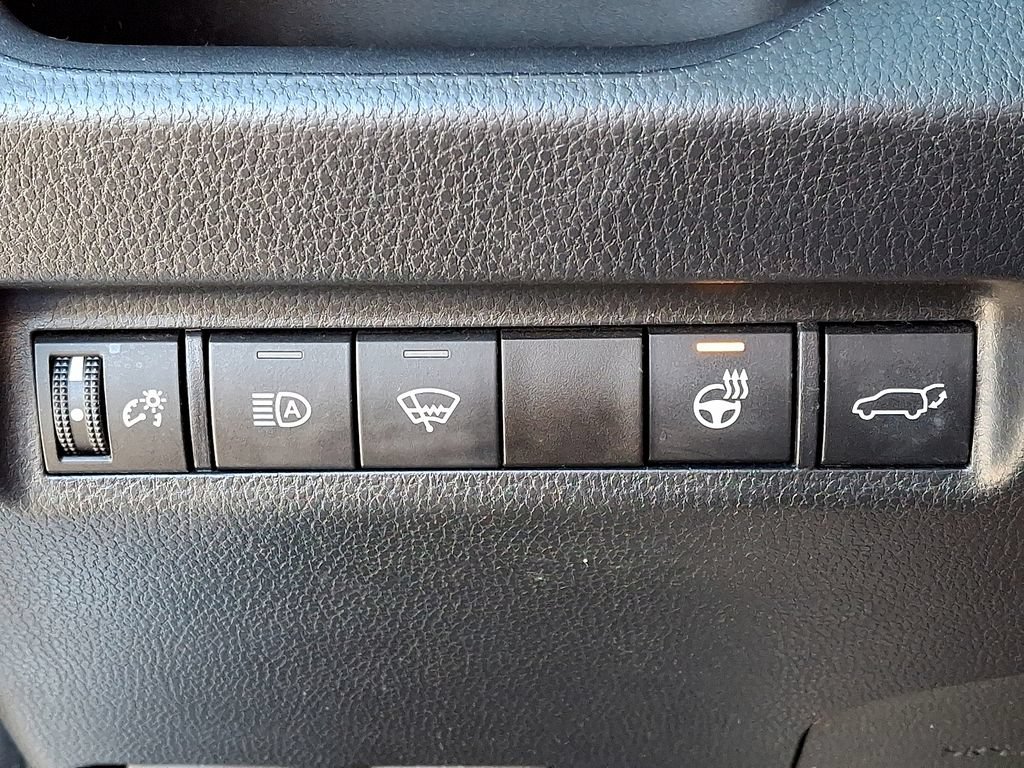 Used 2022 Toyota RAV4 XLE w/ Convenience Package AWD/4WD image 27