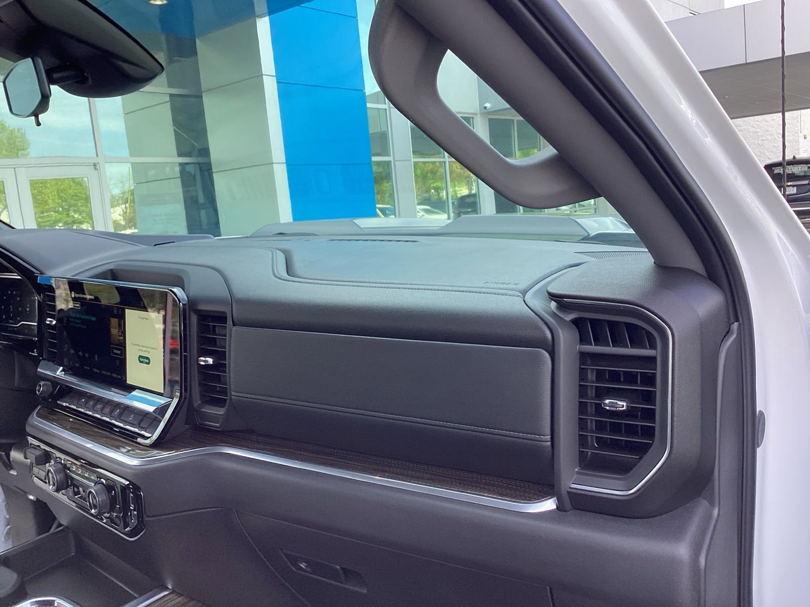 Used 2025 Chevrolet Silverado 1500 LT Trail Boss w/ Convenience Package II image 17