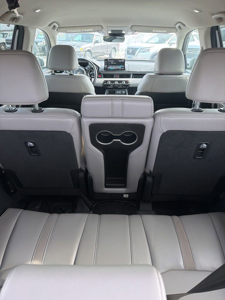 Used 2025 Honda Pilot EX-L image 12