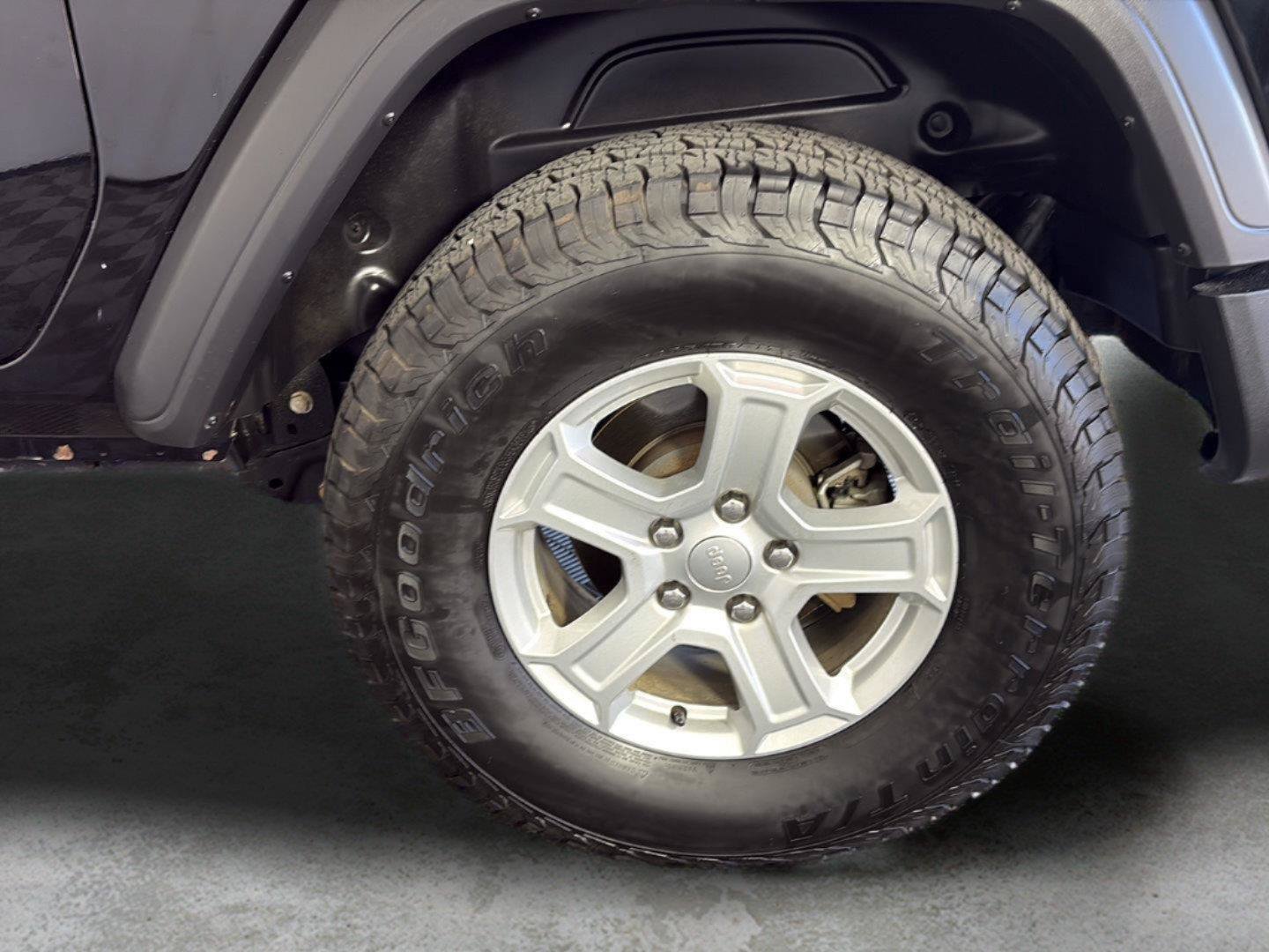 Used 2020 Jeep Wrangler Sport AWD/4WD image 14