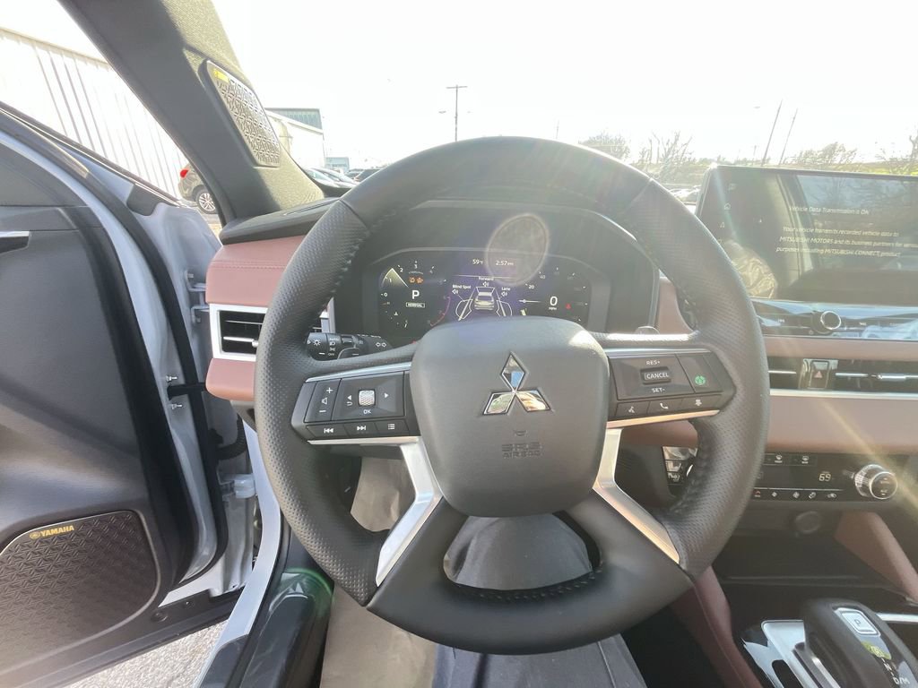 New 2026 Mitsubishi Outlander SEL image 14