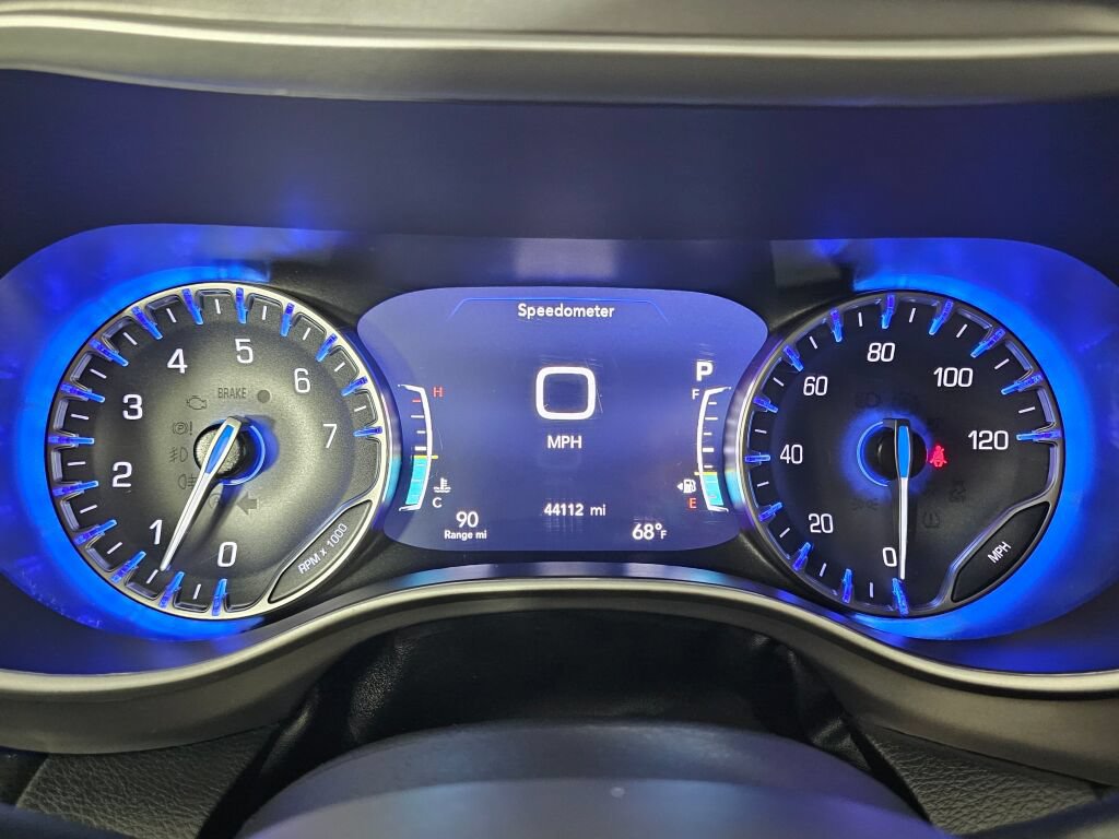 Used 2025 Chrysler Pacifica Select FWD image 23