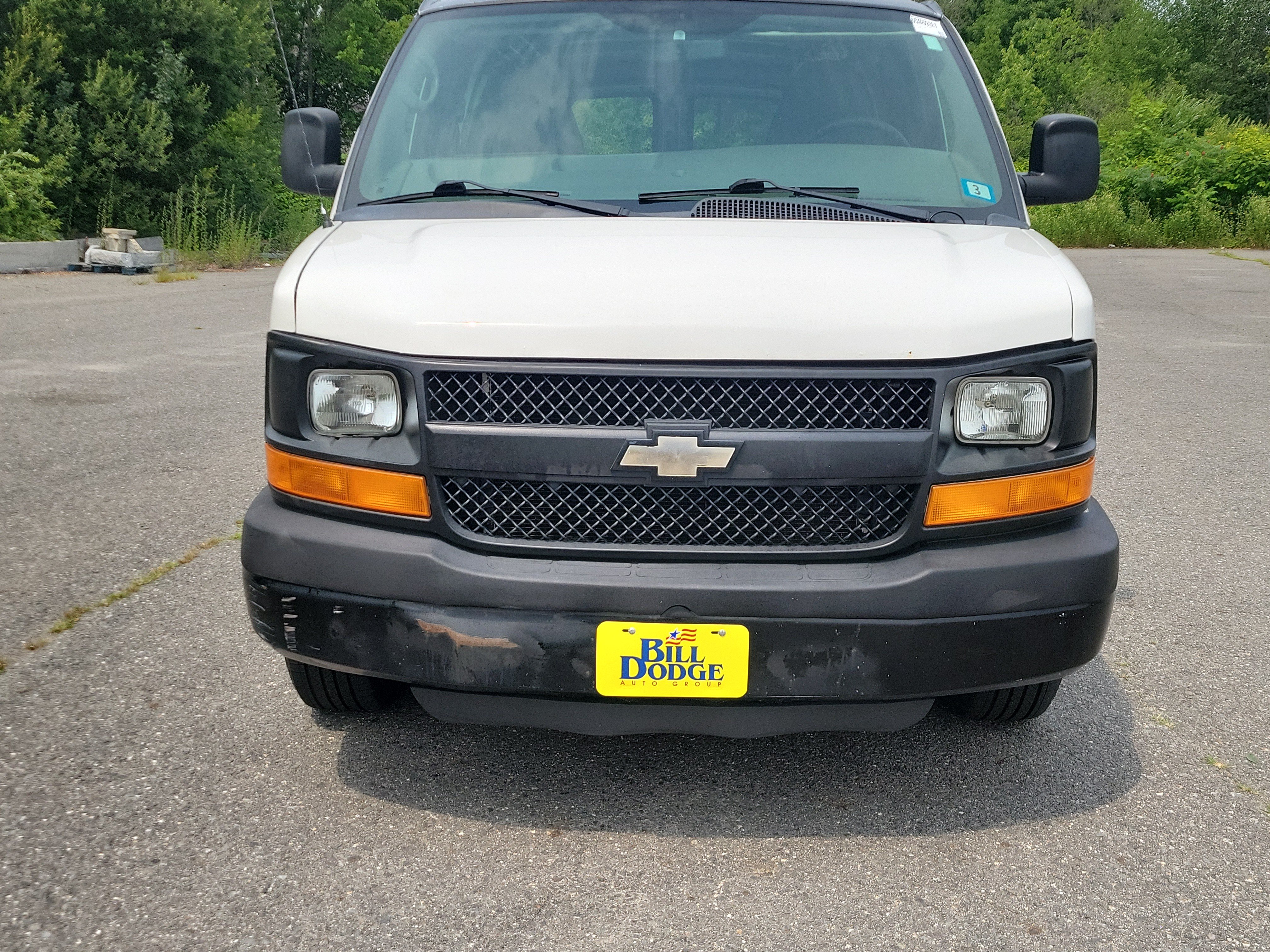 Used 2013 Chevrolet Express 1500 RWD image 2