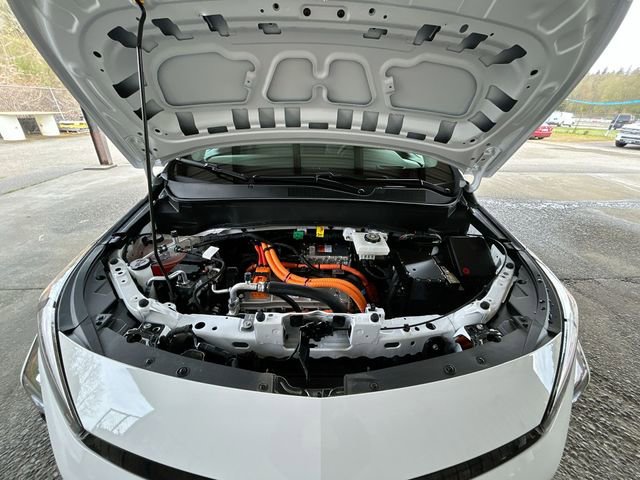 New 2027 Chevrolet Bolt LT w/ Comfort Package FWD image 27