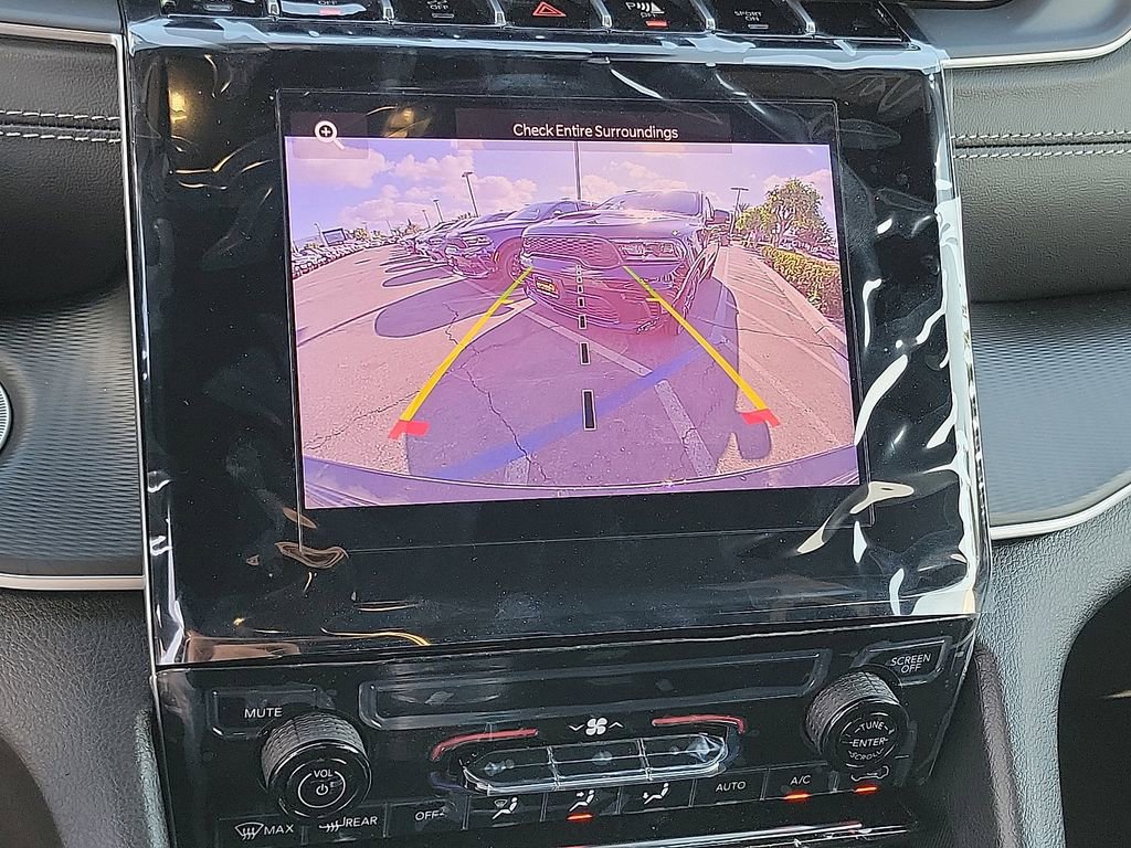 New 2025 Jeep Grand Cherokee Laredo X image 9