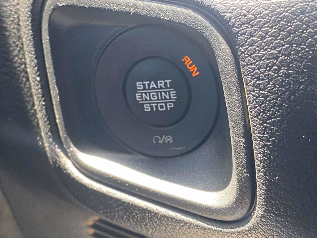 Used 2025 Jeep Gladiator Sport AWD/4WD image 28