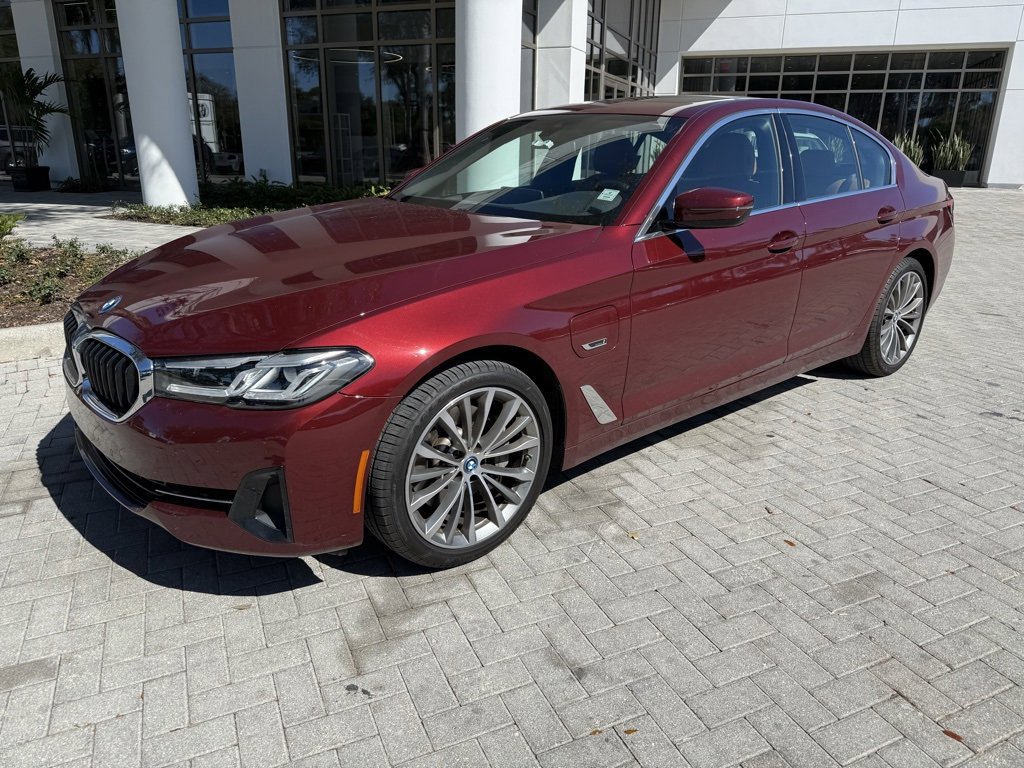 Certified 2023 BMW 530e w/ Convenience Package image 2