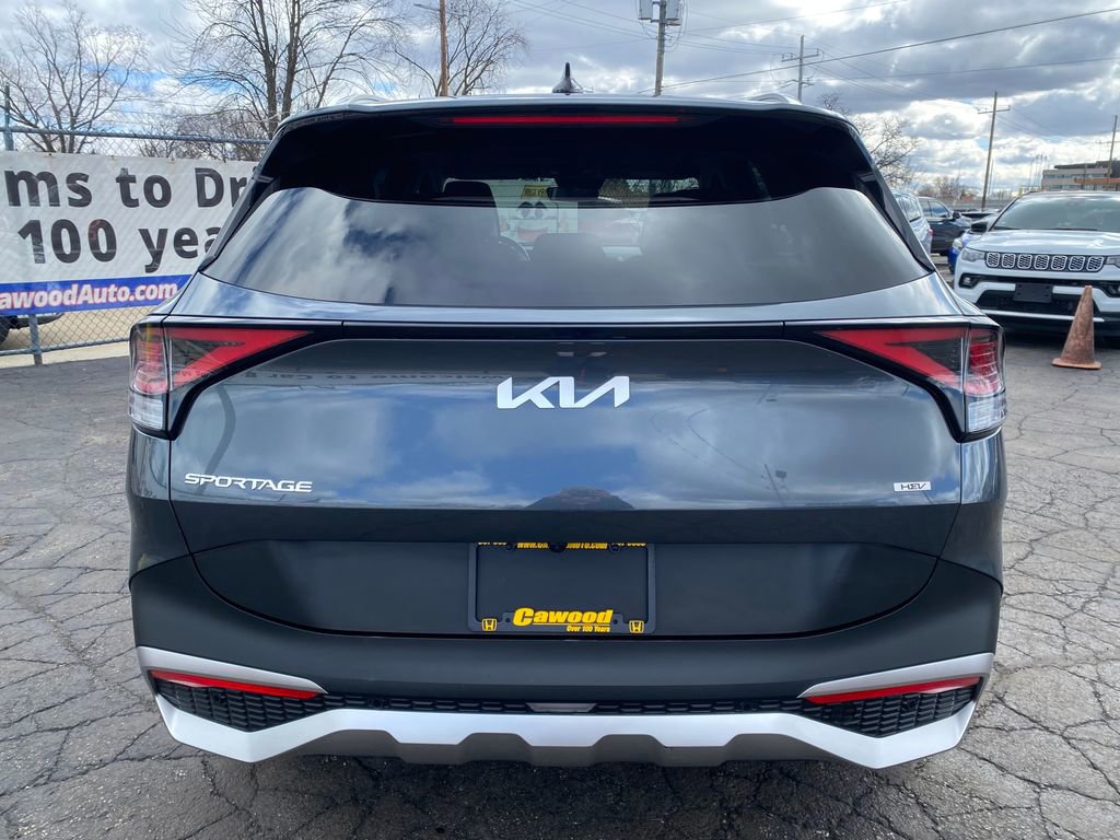 Used 2023 Kia Sportage EX image 3