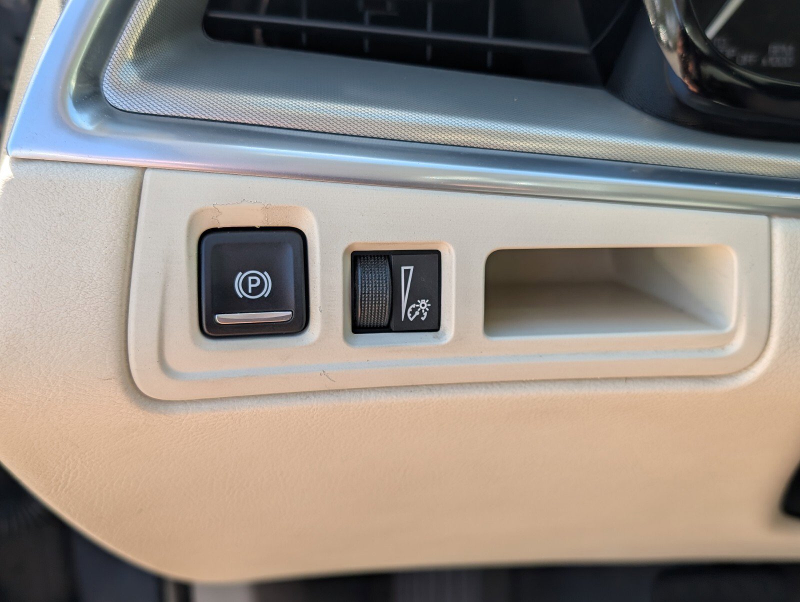 Used 2018 Cadillac XT5 Luxury image 44