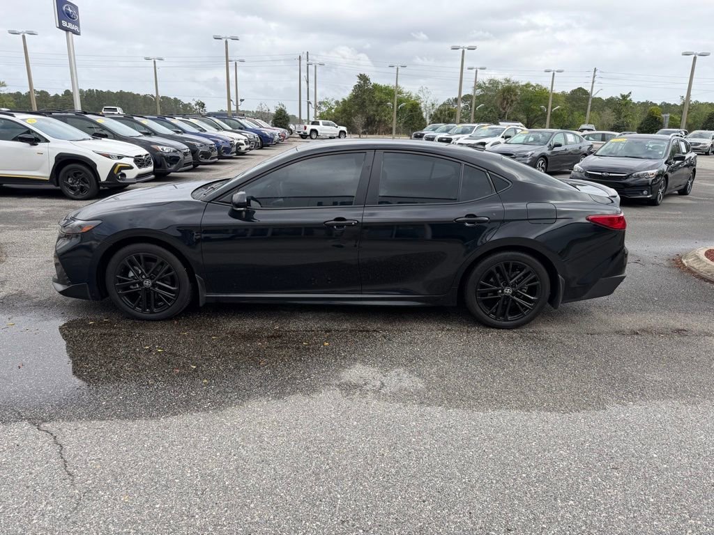 Used 2025 Toyota Camry SE FWD image 11