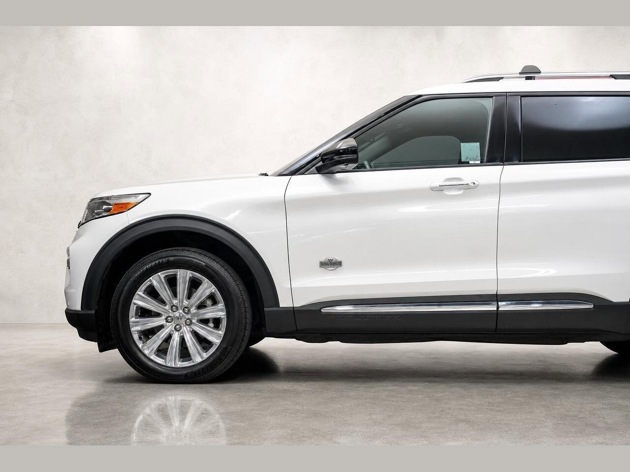 Used 2021 Ford Explorer King Ranch w/ Premium Technology Package AWD/4WD image 8