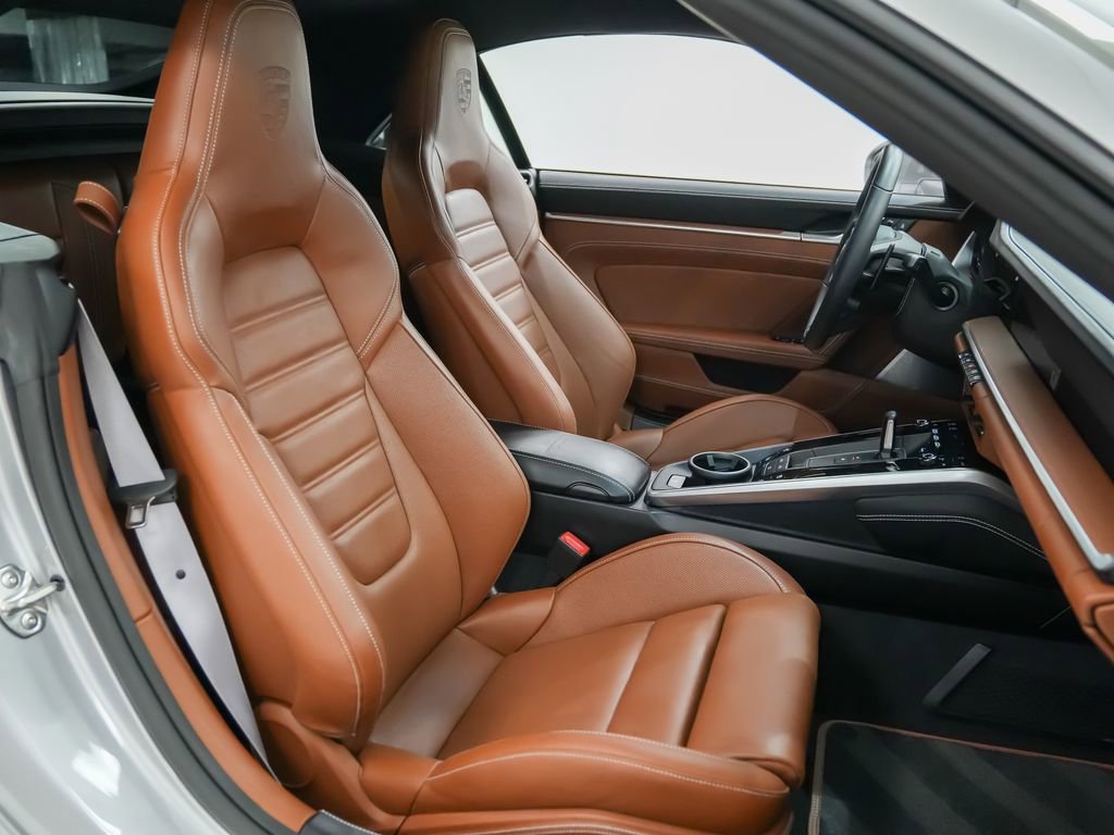 Used 2026 Porsche 911 Carrera GTS RWD image 16