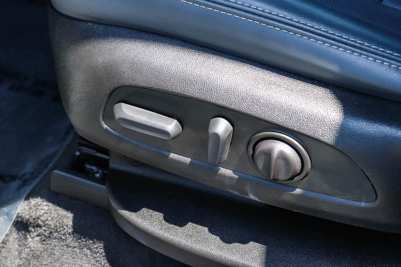Used 2023 Buick Enclave Essence FWD image 27