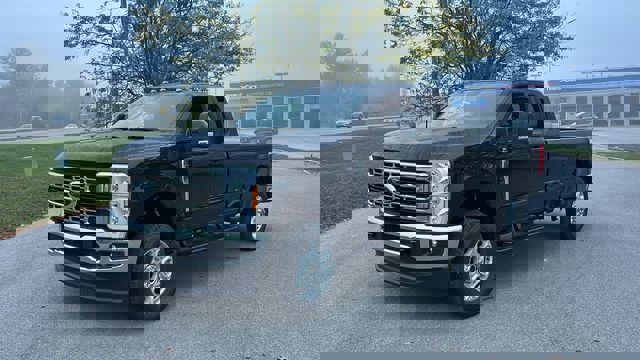 New 2026 Ford F350 XLT image 2